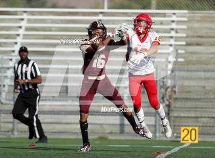 Thumbnail 3 in Chaminade vs. Christ the King photogallery.
