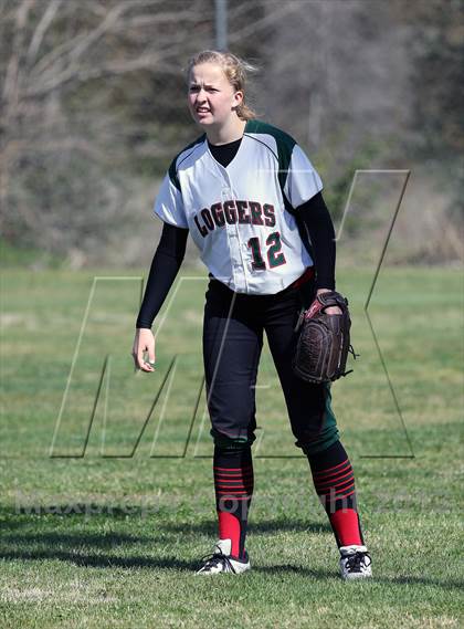 Thumbnail 3 in Eureka vs Colfax (Victory Pre-Season T.O.C.) photogallery.