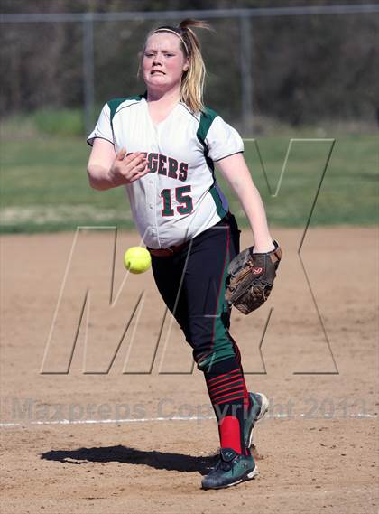 Thumbnail 3 in Eureka vs Colfax (Victory Pre-Season T.O.C.) photogallery.