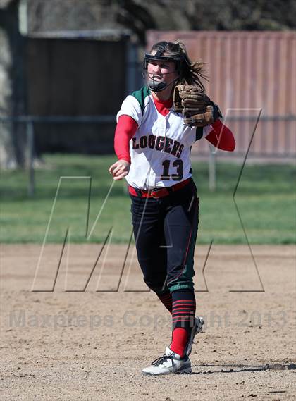 Thumbnail 2 in Eureka vs Colfax (Victory Pre-Season T.O.C.) photogallery.