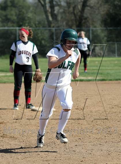 Thumbnail 2 in Eureka vs Colfax (Victory Pre-Season T.O.C.) photogallery.