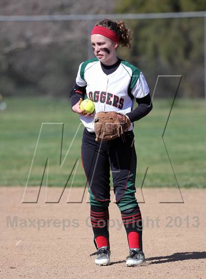 Thumbnail 2 in Eureka vs Colfax (Victory Pre-Season T.O.C.) photogallery.