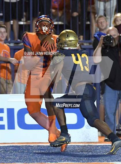Thumbnail 1 in St Thomas Aquinas @ Bishop Gorman photogallery.