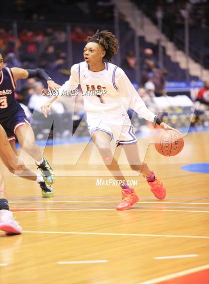Thumbnail 2 in East vs. Northeast/Northwest College Prep (Section V Class A2 Final) photogallery.