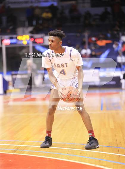 Thumbnail 3 in East vs. Northeast/Northwest College Prep (Section V Class A2 Final) photogallery.