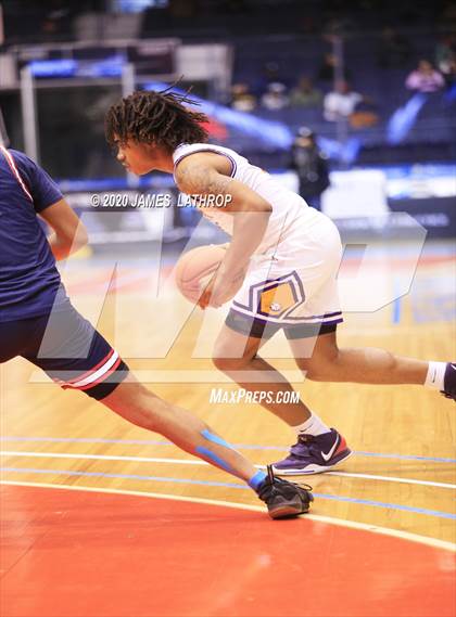 Thumbnail 2 in East vs. Northeast/Northwest College Prep (Section V Class A2 Final) photogallery.
