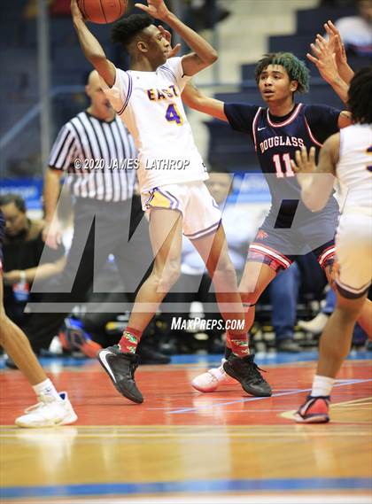 Thumbnail 3 in East vs. Northeast/Northwest College Prep (Section V Class A2 Final) photogallery.