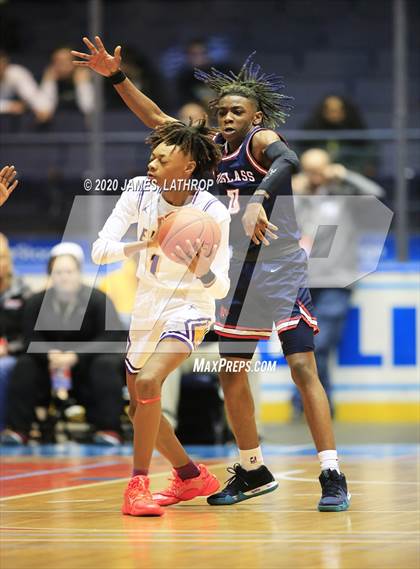 Thumbnail 2 in East vs. Northeast/Northwest College Prep (Section V Class A2 Final) photogallery.
