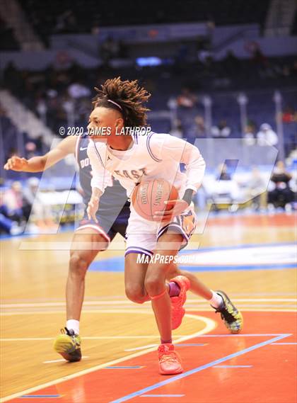 Thumbnail 1 in East vs. Northeast/Northwest College Prep (Section V Class A2 Final) photogallery.