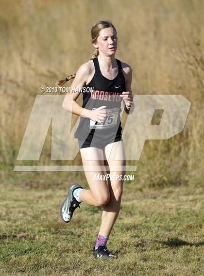 Thumbnail 2 in Tri-Valley League Meet photogallery.