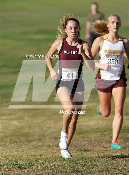 Thumbnail 3 in Tri-Valley League Meet photogallery.