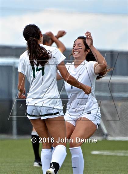 Thumbnail 2 in Bosque vs. Farmington photogallery.