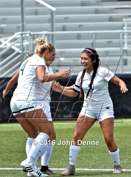 Thumbnail 1 in Bosque vs. Farmington photogallery.