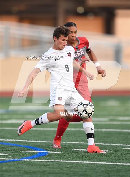Thumbnail 3 in Lee [Robert E.] vs Lake Travis (UIL 6A Regional Quarterfinals) photogallery.