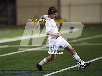 Thumbnail 3 in Lee [Robert E.] vs Lake Travis (UIL 6A Regional Quarterfinals) photogallery.