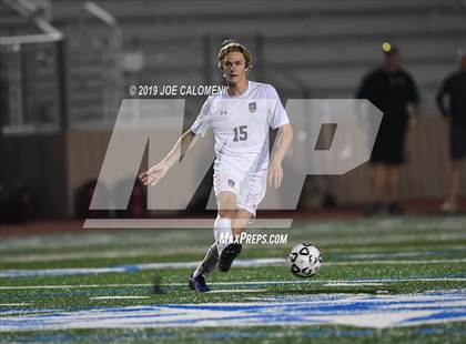 Thumbnail 3 in Lee [Robert E.] vs Lake Travis (UIL 6A Regional Quarterfinals) photogallery.
