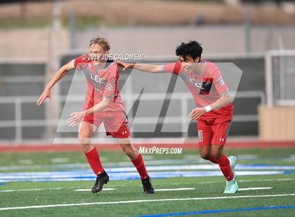 Thumbnail 3 in Lee [Robert E.] vs Lake Travis (UIL 6A Regional Quarterfinals) photogallery.