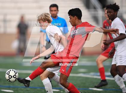 Thumbnail 1 in Lee [Robert E.] vs Lake Travis (UIL 6A Regional Quarterfinals) photogallery.