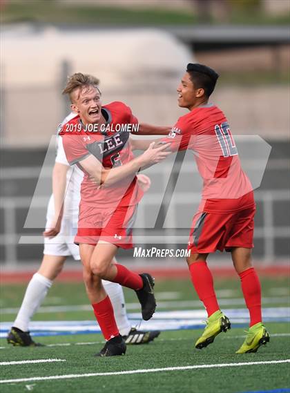Thumbnail 2 in Lee [Robert E.] vs Lake Travis (UIL 6A Regional Quarterfinals) photogallery.