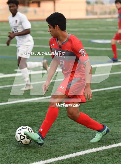 Thumbnail 2 in Lee [Robert E.] vs Lake Travis (UIL 6A Regional Quarterfinals) photogallery.