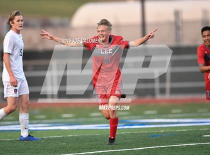 Thumbnail 3 in Lee [Robert E.] vs Lake Travis (UIL 6A Regional Quarterfinals) photogallery.