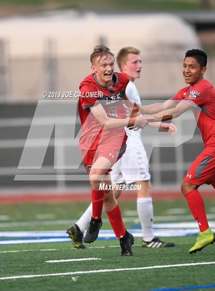 Thumbnail 3 in Lee [Robert E.] vs Lake Travis (UIL 6A Regional Quarterfinals) photogallery.