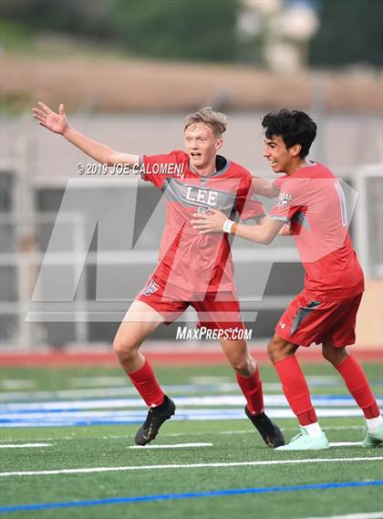 Thumbnail 3 in Lee [Robert E.] vs Lake Travis (UIL 6A Regional Quarterfinals) photogallery.