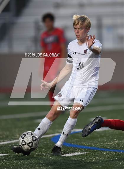 Thumbnail 1 in Lee [Robert E.] vs Lake Travis (UIL 6A Regional Quarterfinals) photogallery.
