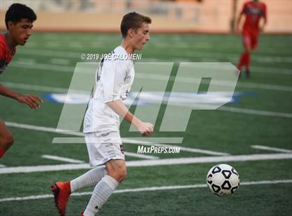 Thumbnail 2 in Lee [Robert E.] vs Lake Travis (UIL 6A Regional Quarterfinals) photogallery.