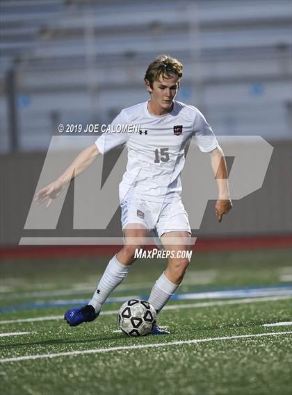 Thumbnail 2 in Lee [Robert E.] vs Lake Travis (UIL 6A Regional Quarterfinals) photogallery.