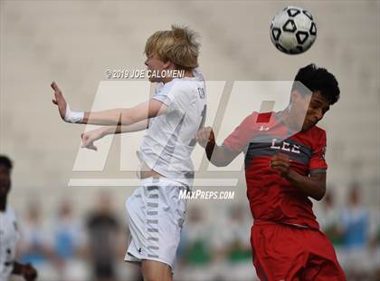 Thumbnail 2 in Lee [Robert E.] vs Lake Travis (UIL 6A Regional Quarterfinals) photogallery.
