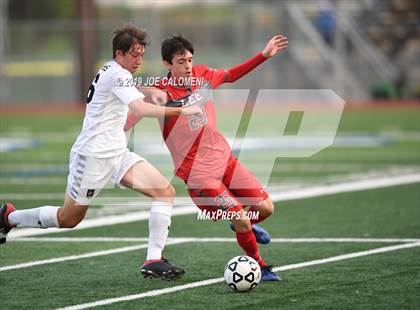 Thumbnail 3 in Lee [Robert E.] vs Lake Travis (UIL 6A Regional Quarterfinals) photogallery.