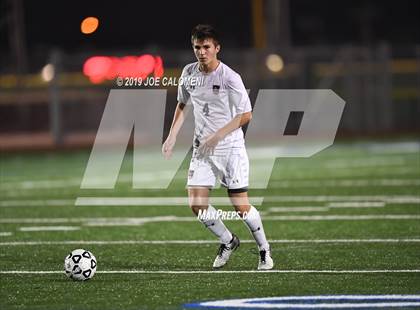 Thumbnail 3 in Lee [Robert E.] vs Lake Travis (UIL 6A Regional Quarterfinals) photogallery.