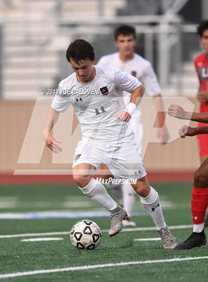 Thumbnail 2 in Lee [Robert E.] vs Lake Travis (UIL 6A Regional Quarterfinals) photogallery.