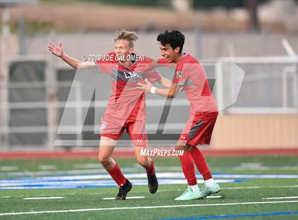 Thumbnail 1 in Lee [Robert E.] vs Lake Travis (UIL 6A Regional Quarterfinals) photogallery.