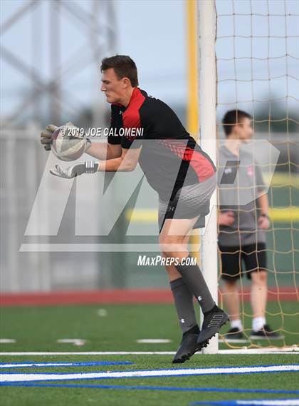 Thumbnail 1 in Lee [Robert E.] vs Lake Travis (UIL 6A Regional Quarterfinals) photogallery.