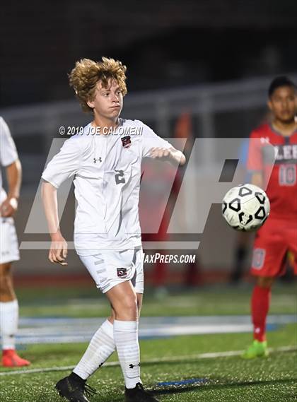 Thumbnail 3 in Lee [Robert E.] vs Lake Travis (UIL 6A Regional Quarterfinals) photogallery.
