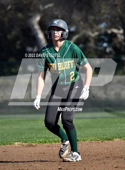 Thumbnail 3 in Red Bluff vs. Shasta (Pleasant Valley Tournament) photogallery.