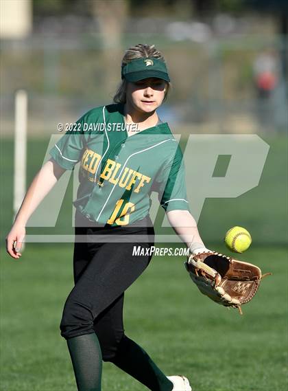 Thumbnail 2 in Red Bluff vs. Shasta (Pleasant Valley Tournament) photogallery.