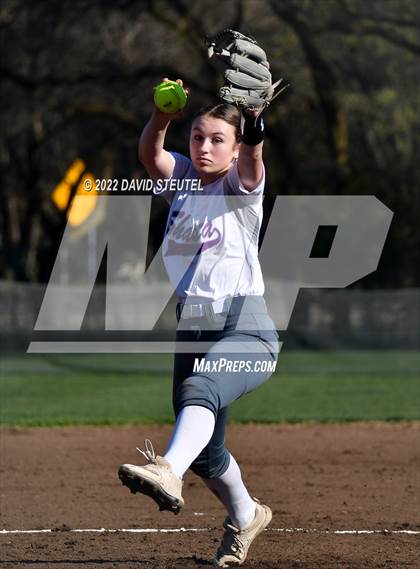 Thumbnail 2 in Red Bluff vs. Shasta (Pleasant Valley Tournament) photogallery.