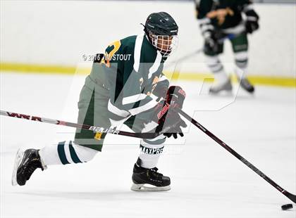 Thumbnail 1 in Notre Dame-Fairfield vs. Hamden (Carrano Cup Consolation) photogallery.