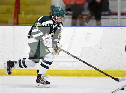 Thumbnail 3 in Notre Dame-Fairfield vs. Hamden (Carrano Cup Consolation) photogallery.