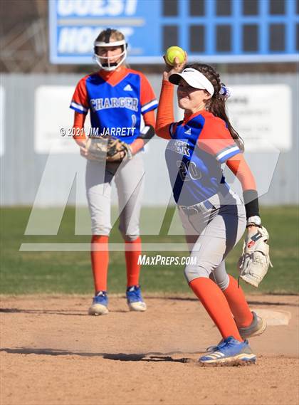 Thumbnail 1 in Trumann vs Southaven (Truman Round Robin Tournament) photogallery.