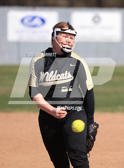 Thumbnail 3 in Trumann vs Southaven (Truman Round Robin Tournament) photogallery.