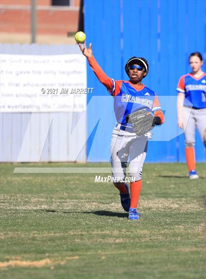 Thumbnail 3 in Trumann vs Southaven (Truman Round Robin Tournament) photogallery.