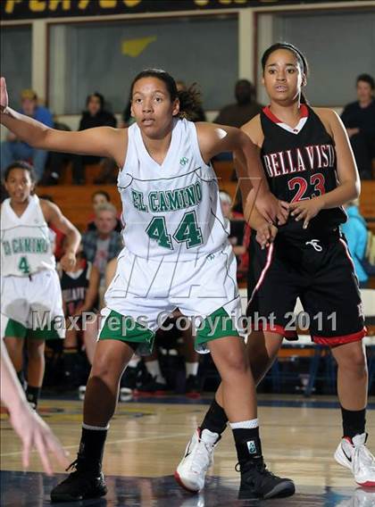 Thumbnail 2 in Bella Vista vs. El Camino (Trojan Toss-Up) photogallery.