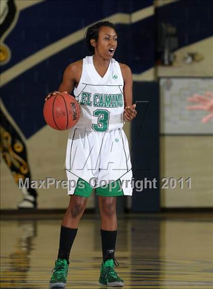 Thumbnail 1 in Bella Vista vs. El Camino (Trojan Toss-Up) photogallery.