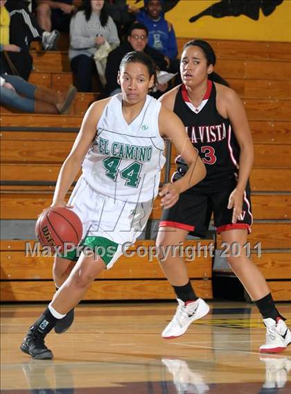 Thumbnail 3 in Bella Vista vs. El Camino (Trojan Toss-Up) photogallery.