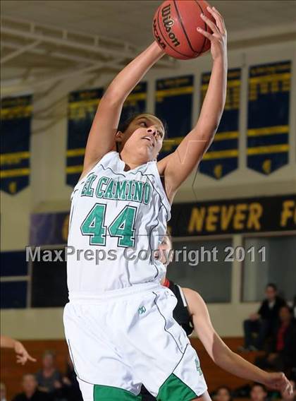 Thumbnail 2 in Bella Vista vs. El Camino (Trojan Toss-Up) photogallery.