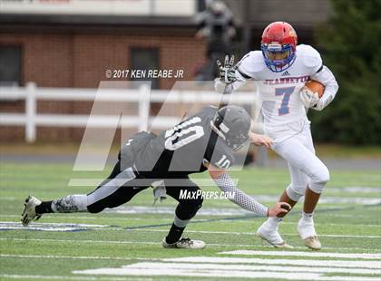 Thumbnail 3 in Jeannette vs. Homer-Center (PIAA Class A Final) photogallery.